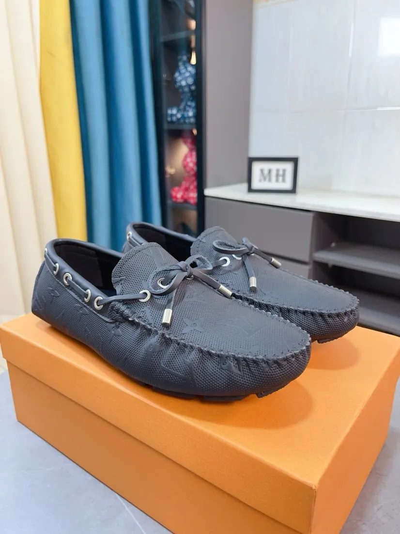 Men's men's shoes💰400🌹🌹[LV Louis Vuitton] New men's beanie shoes💝💝.. Top-grade imported cowhide embossed➕Comfortable leather lining. It is extremely skin-friendly and comfortable, feels very delicate, and the shape is very correct! Perfectly reflects the three-dimensional sense, code number: 38-44